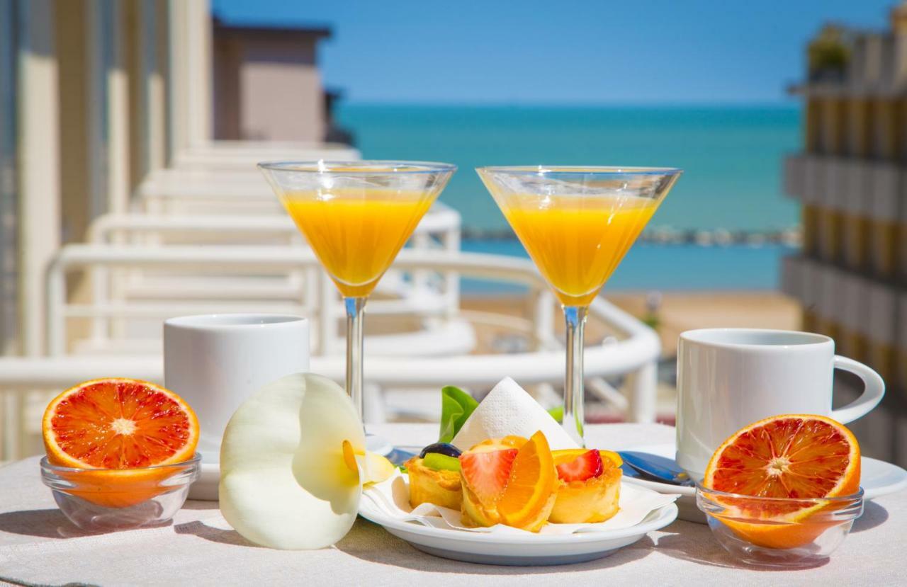 Mediterraneo Hotel & Suites Cattolica Exterior photo