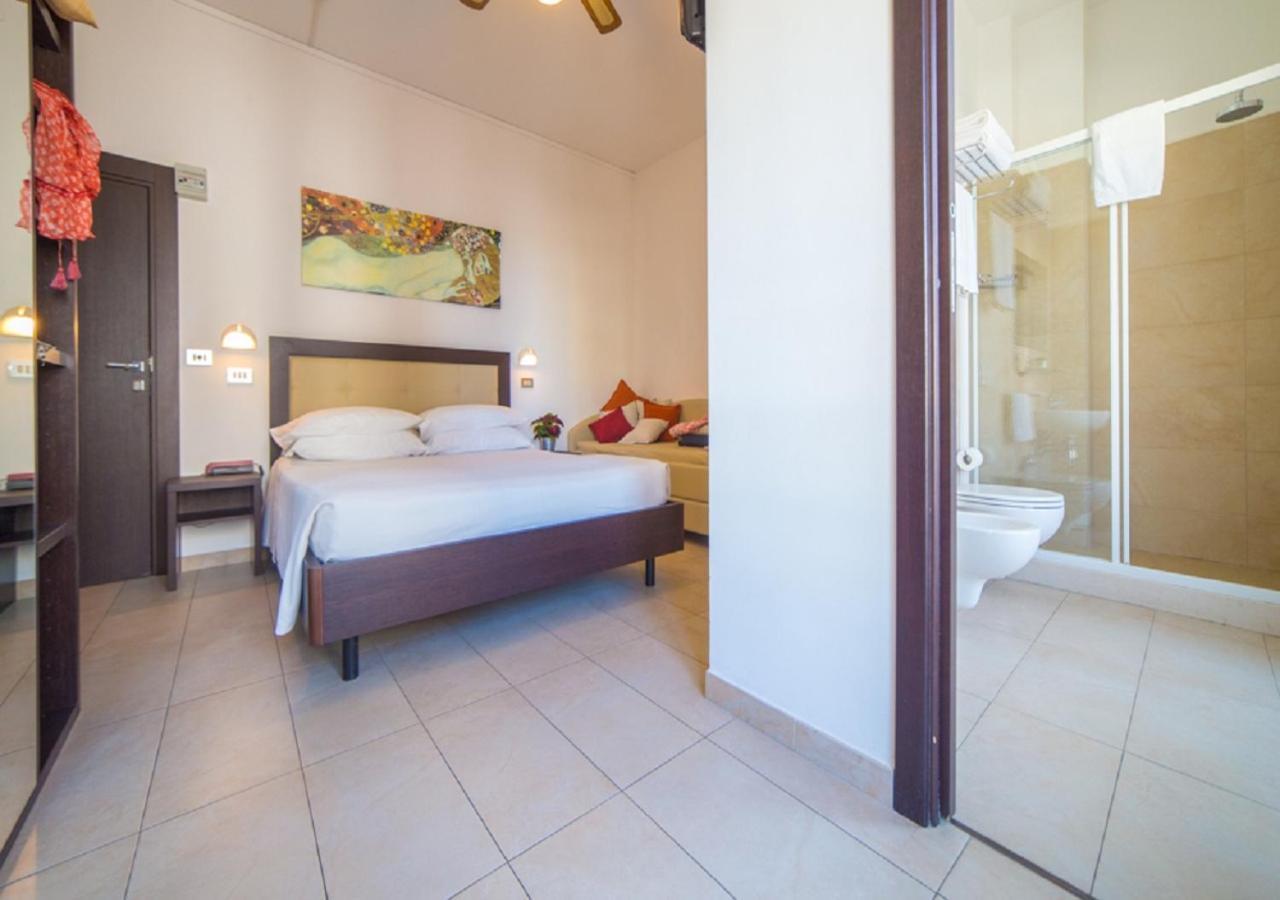 Mediterraneo Hotel & Suites Cattolica Exterior photo
